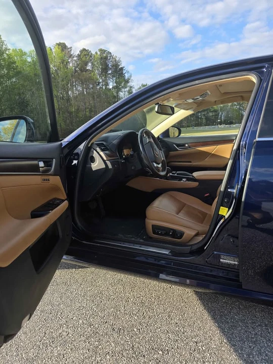 2015 Lexus GS 4th Gen - Image 11 of 15