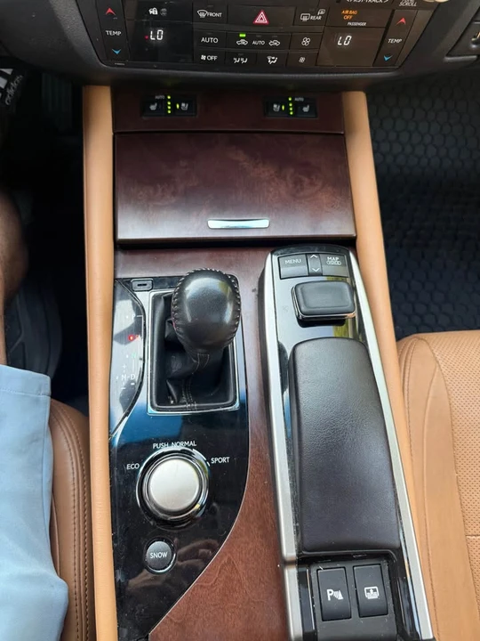 2015 Lexus GS 4th Gen - Image 15 of 21
