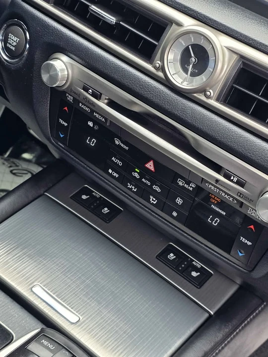 2015 Lexus GS 4th Gen - Image 12 of 19