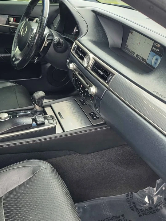 2015 Lexus GS 4th Gen - Image 18 of 19