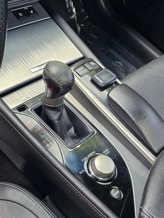2015 Lexus GS 4th Gen - Image 11 of 19