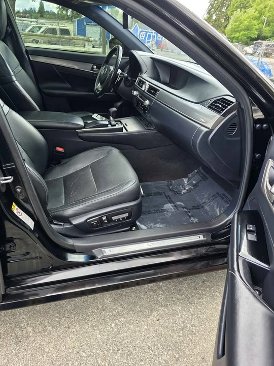 2015 Lexus GS 4th Gen - Image 17 of 19
