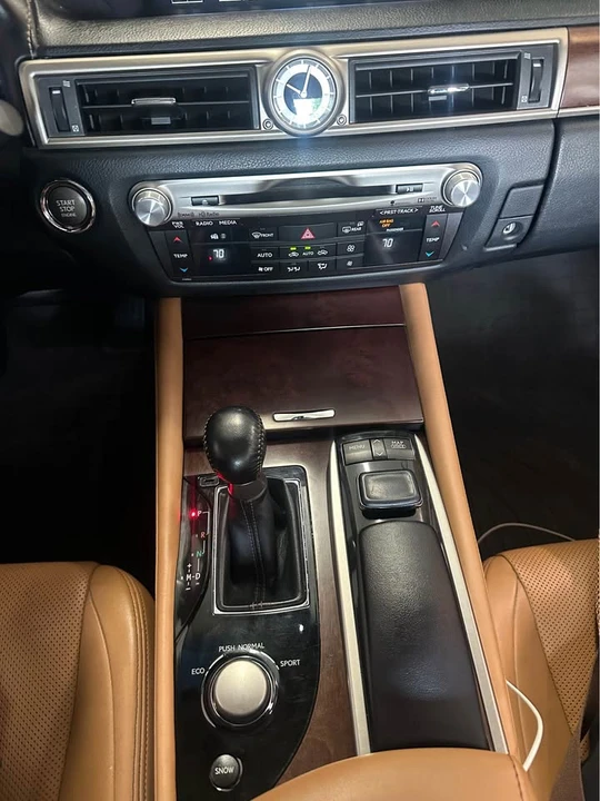 2015 Lexus GS 4th Gen - Image 10 of 17