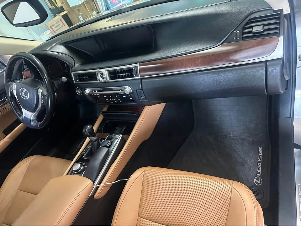 2015 Lexus GS 4th Gen - Image 12 of 17