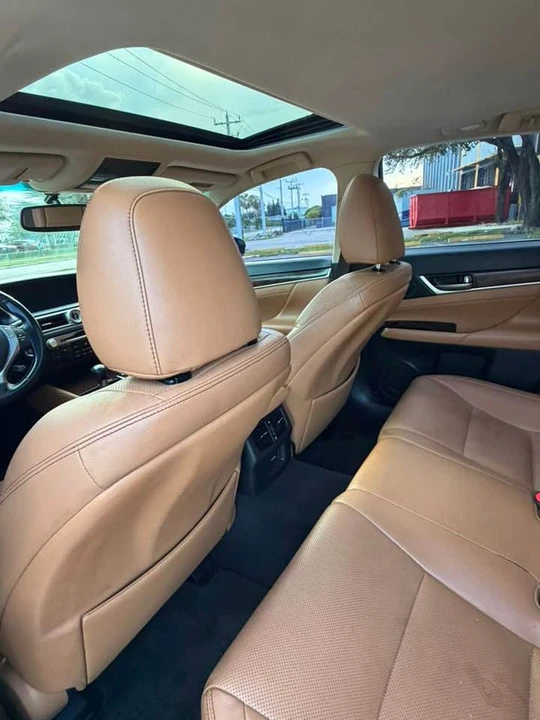 2015 Lexus GS 4th Gen - Image 17 of 18