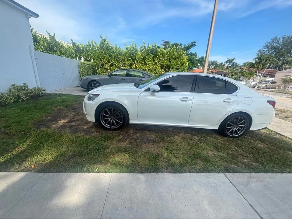 2015 Lexus GS 4th Gen - Image 9 of 19