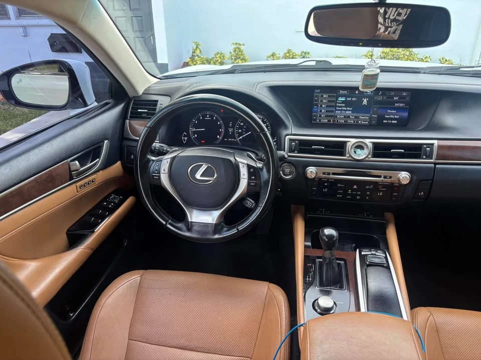 2015 Lexus GS 4th Gen - Image 14 of 19