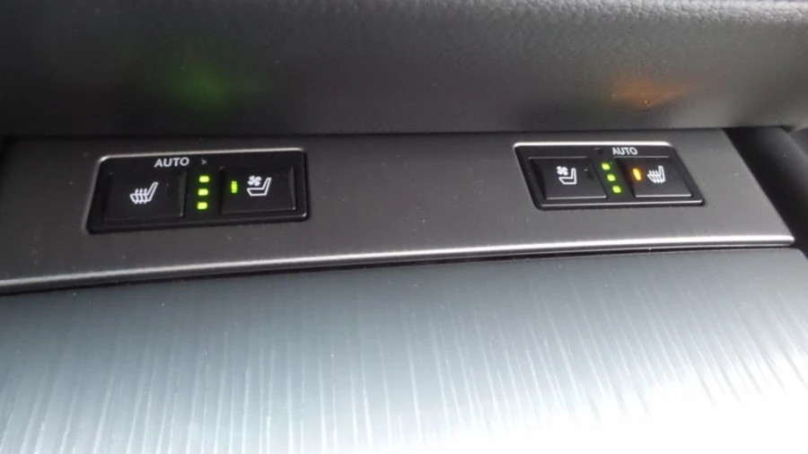 2015 Lexus GS 4th Gen - Image 25 of 31