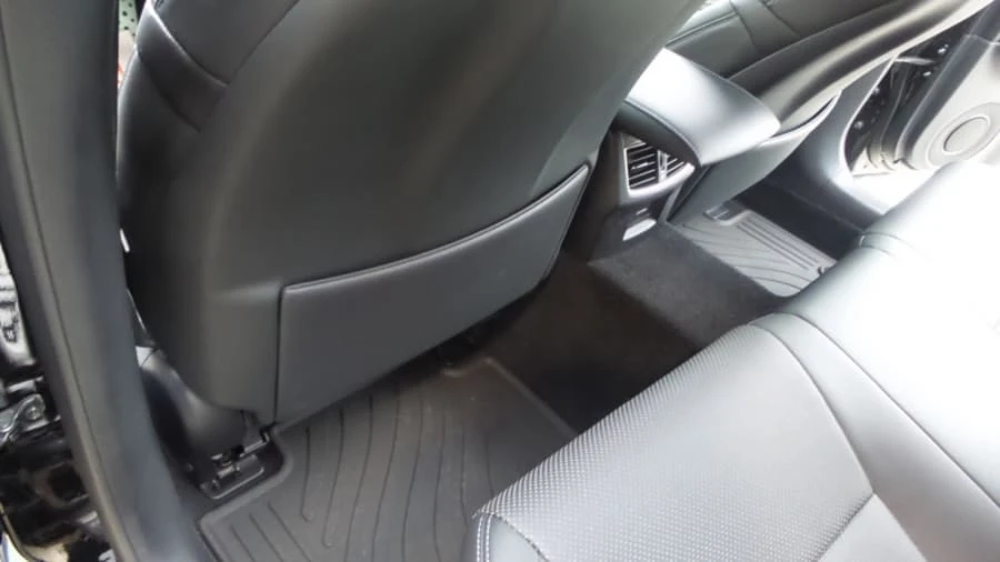 2015 Lexus GS 4th Gen - Image 19 of 31