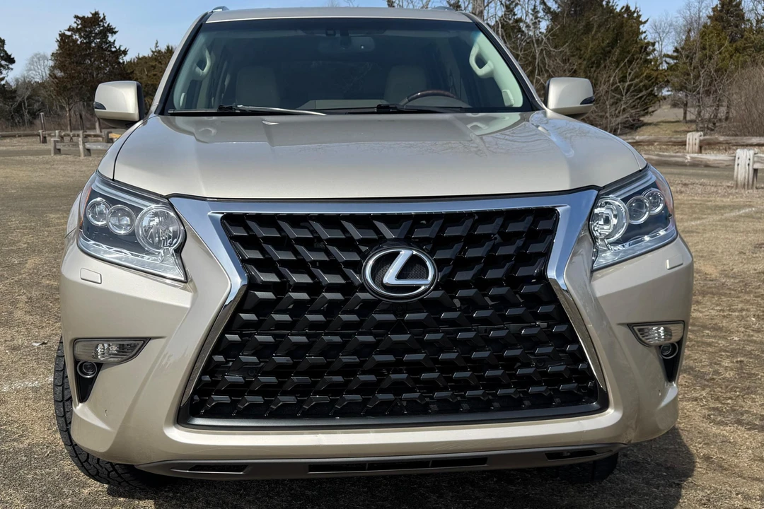 2015 Lexus GX 2nd Gen - Image 2 of 31