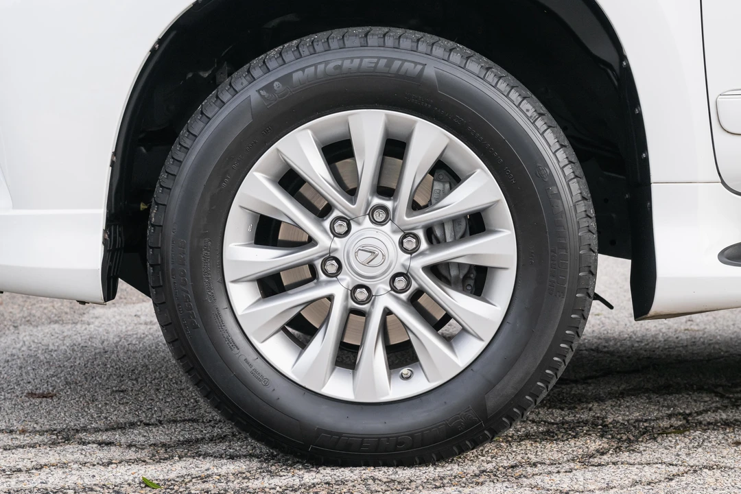2015 Lexus GX 2nd Gen - Image 11 of 31
