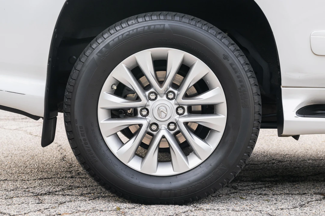 2015 Lexus GX 2nd Gen - Image 13 of 31