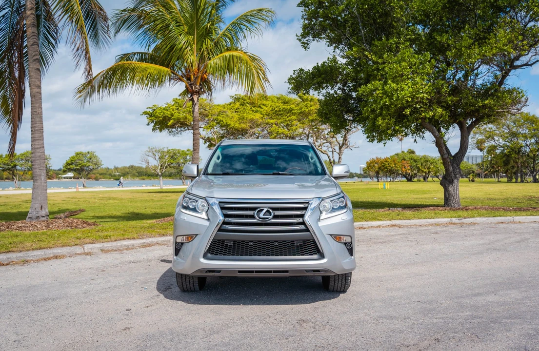 2015 Lexus GX 2nd Gen - Image 2 of 31