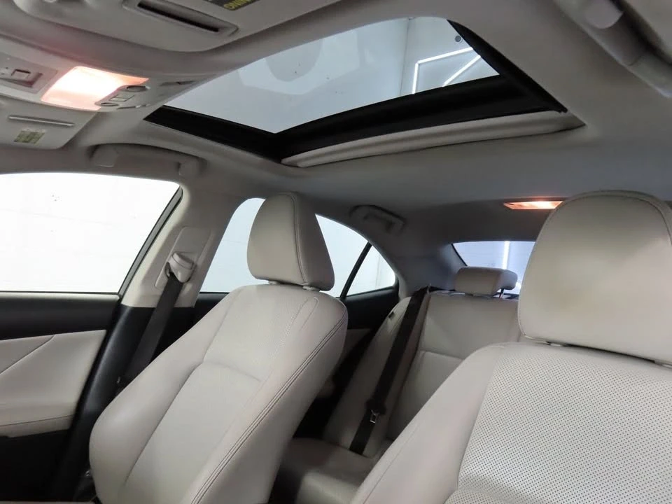 2015 Lexus IS 3rd Gen - Image 12 of 20