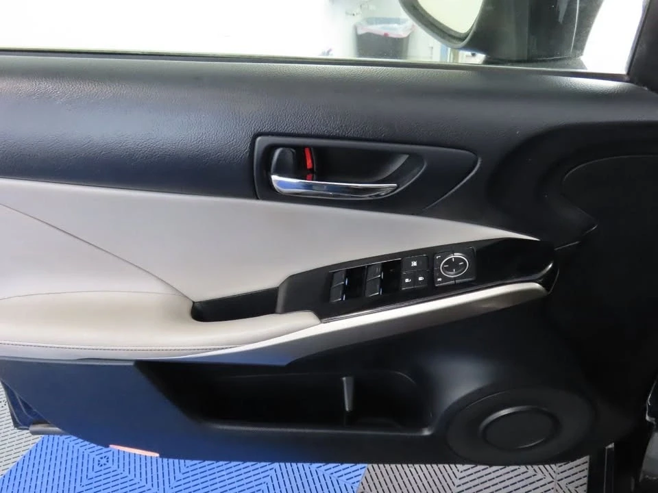 2015 Lexus IS 3rd Gen - Image 10 of 20