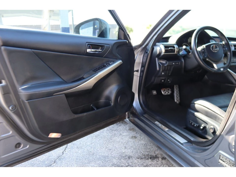 2015 Lexus IS 3rd Gen - Image 17 of 20
