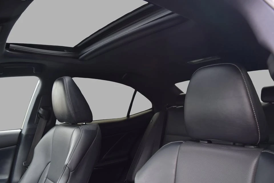2015 Lexus IS 3rd Gen - Image 18 of 20