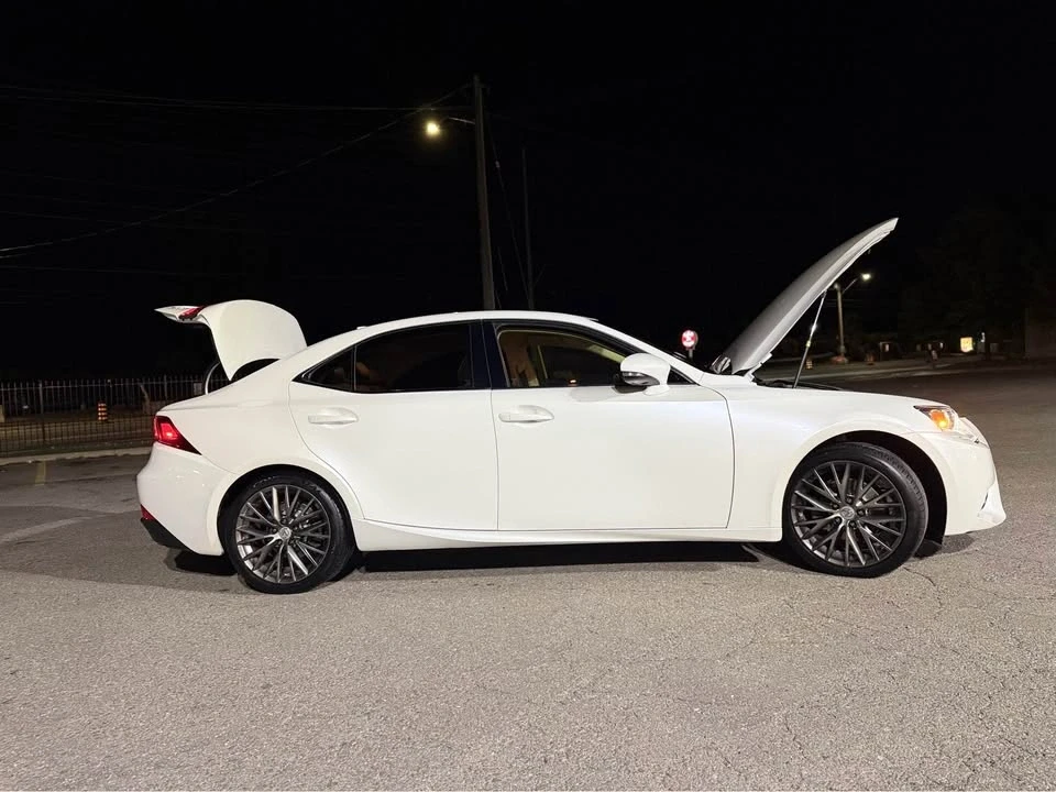 2015 Lexus IS 3rd Gen - Image 8 of 9