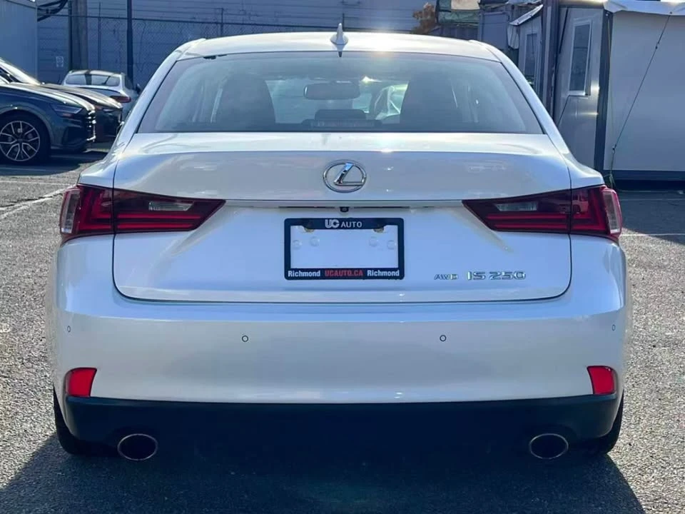 2015 Lexus IS 3rd Gen - Image 4 of 12