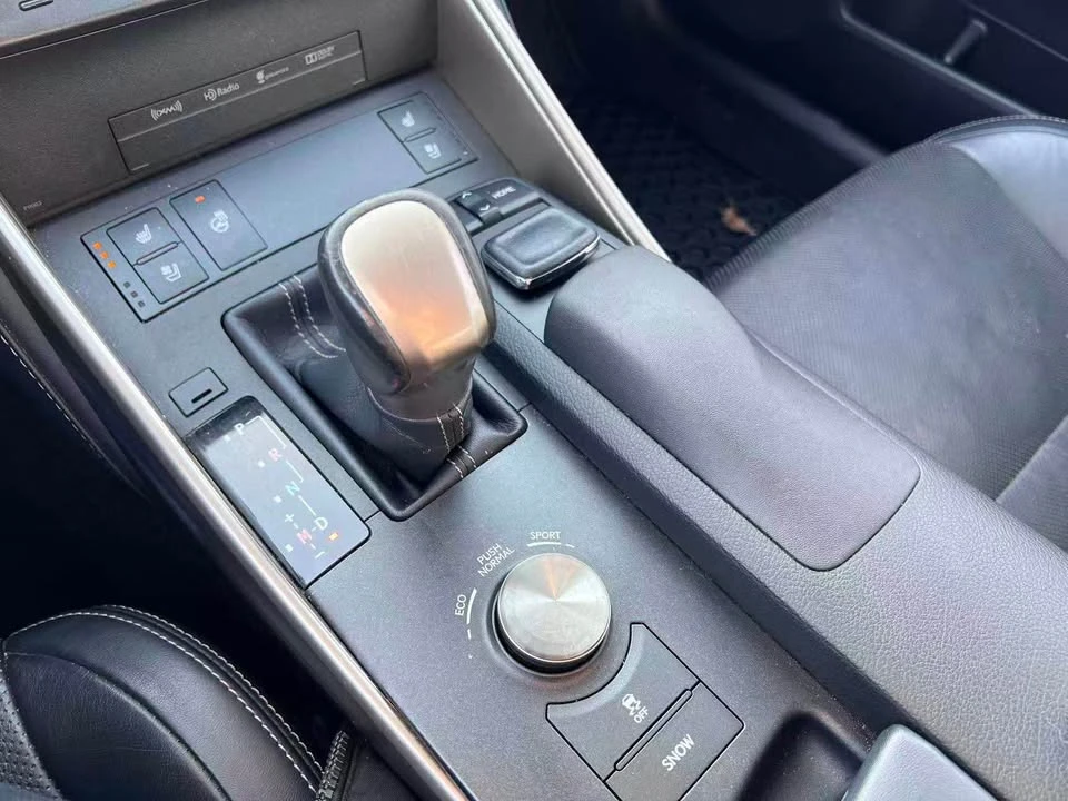 2015 Lexus IS 3rd Gen - Image 8 of 12