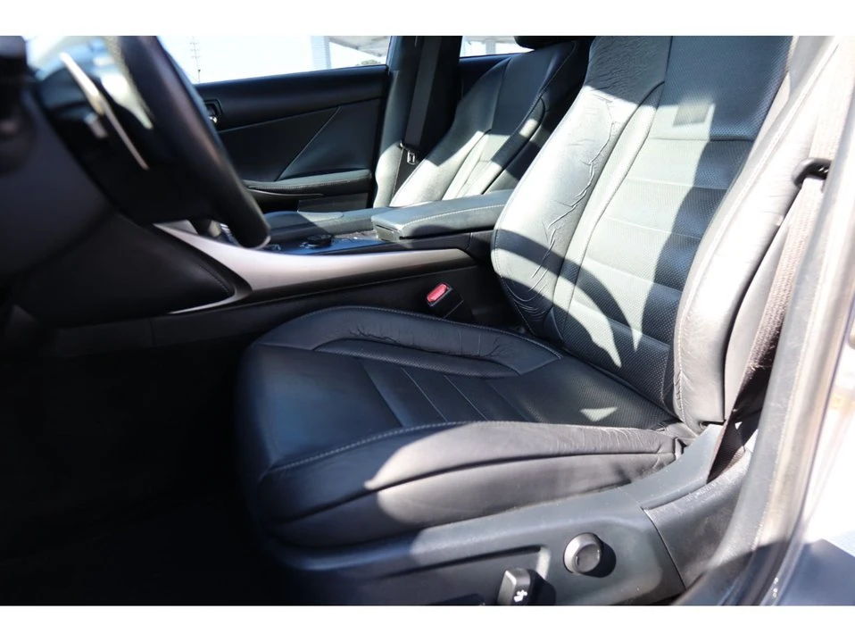 2015 Lexus IS 3rd Gen - Image 18 of 20