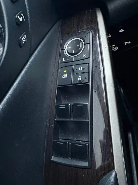 2015 Lexus IS 3rd Gen - Image 9 of 11