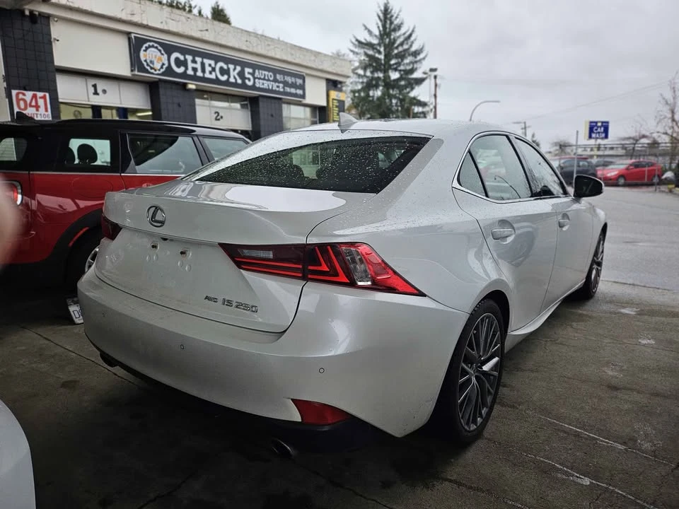 2015 Lexus IS 3rd Gen - Image 4 of 16