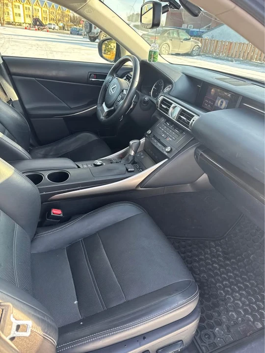 2015 Lexus IS 3rd Gen - Image 5 of 12