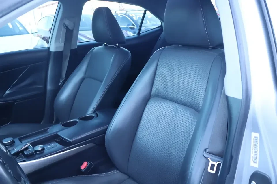 2015 Lexus IS 3rd Gen - Image 4 of 7