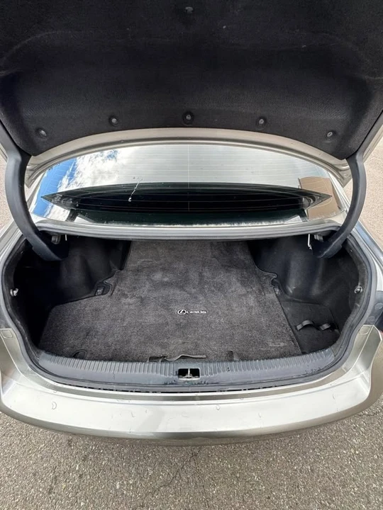 2015 Lexus IS 3rd Gen - Image 18 of 20