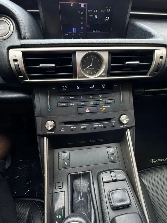2015 Lexus IS 3rd Gen - Image 10 of 20