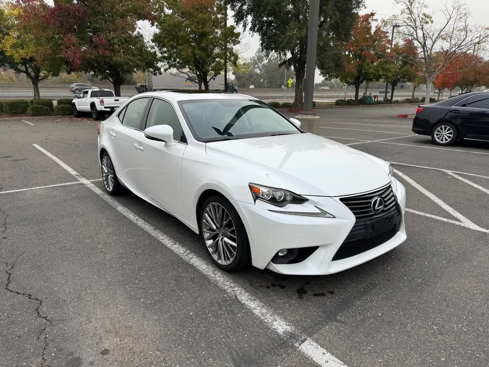 2015 Lexus IS 3rd Gen - Image 8 of 19