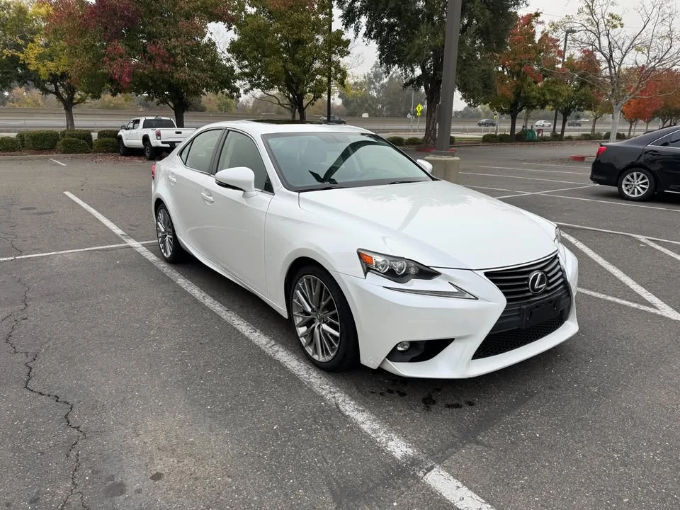 2015 Lexus IS 3rd Gen - Image 4 of 19