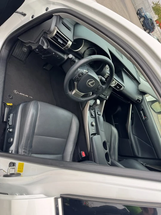 2015 Lexus IS 3rd Gen - Image 11 of 19