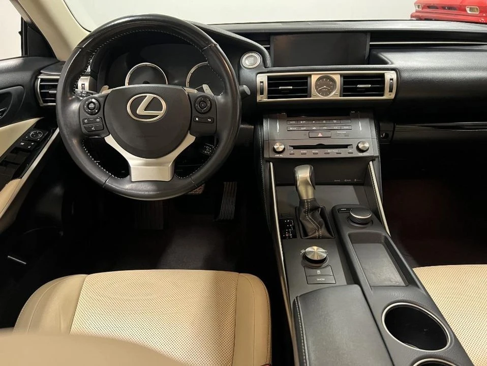 2015 Lexus IS 3rd Gen - Image 18 of 20