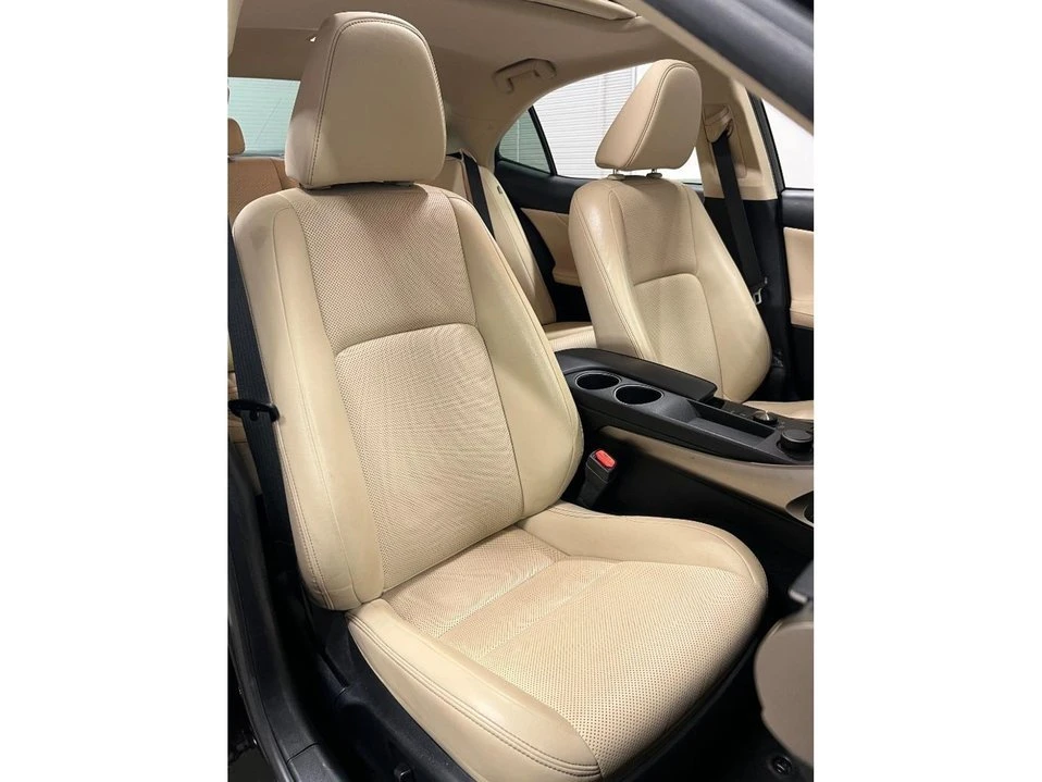 2015 Lexus IS 3rd Gen - Image 10 of 20