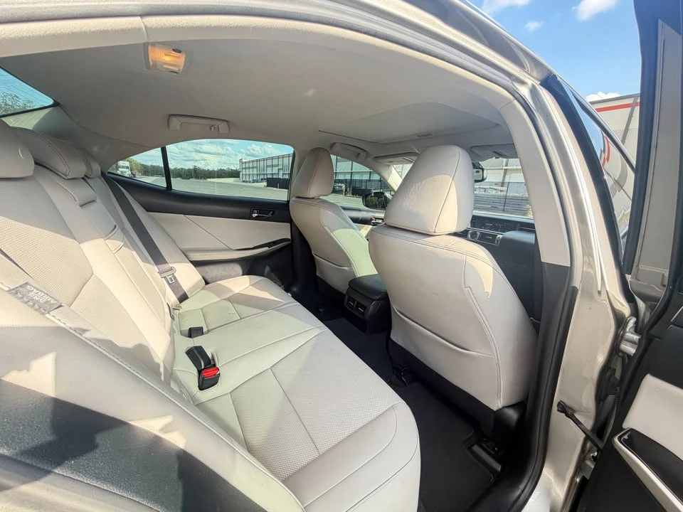 2015 Lexus IS 3rd Gen - Image 18 of 20