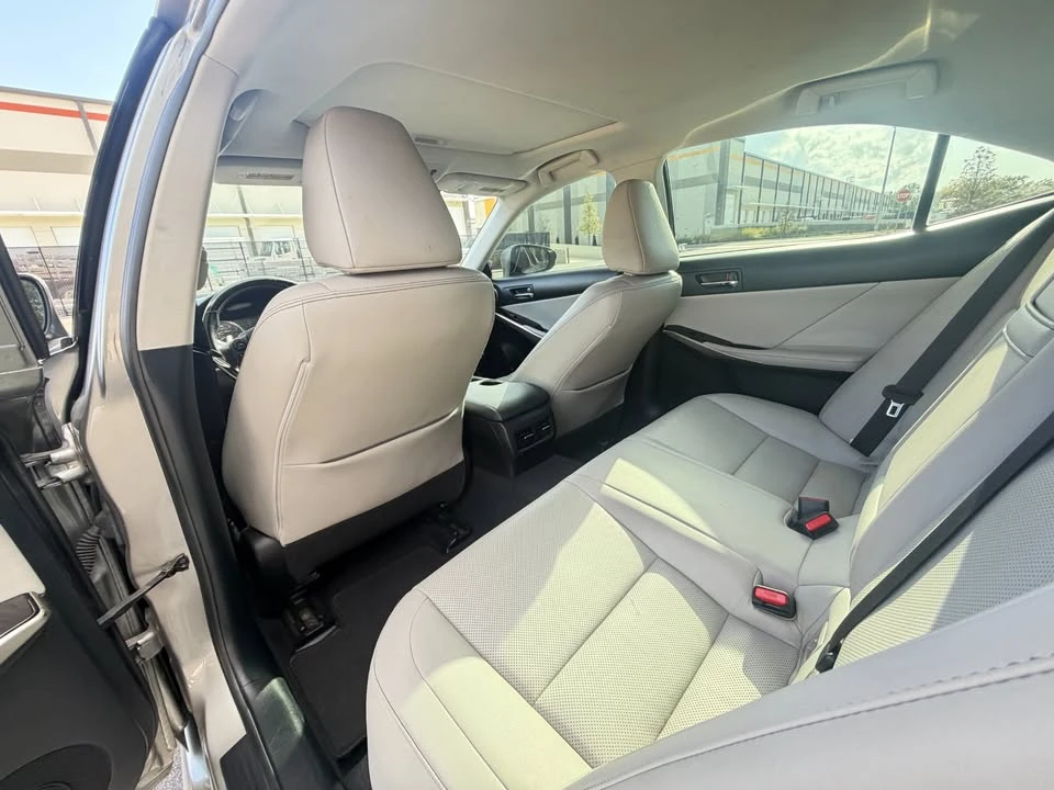 2015 Lexus IS 3rd Gen - Image 17 of 20