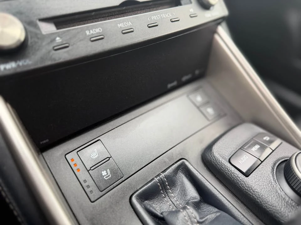 2015 Lexus IS 3rd Gen - Image 19 of 20