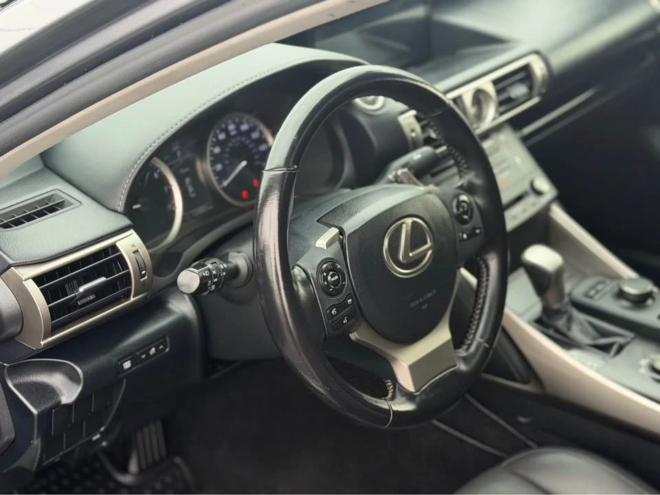 2015 Lexus IS 3rd Gen - Image 11 of 20