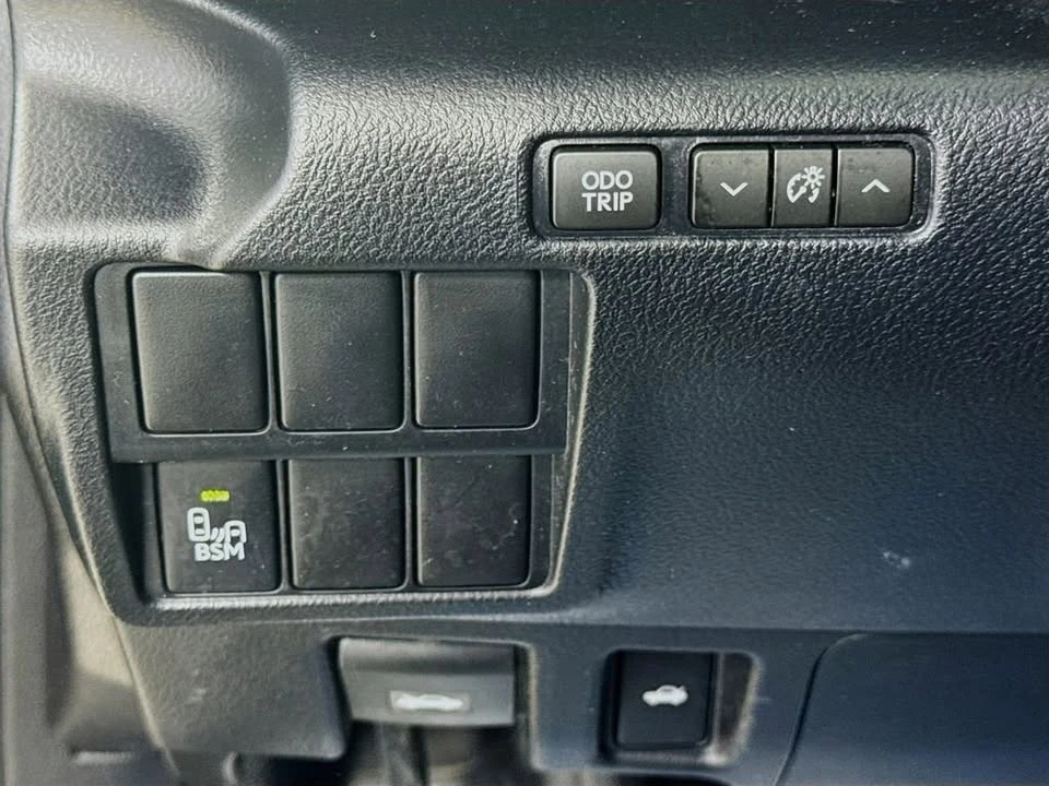 2015 Lexus IS 3rd Gen - Image 12 of 19