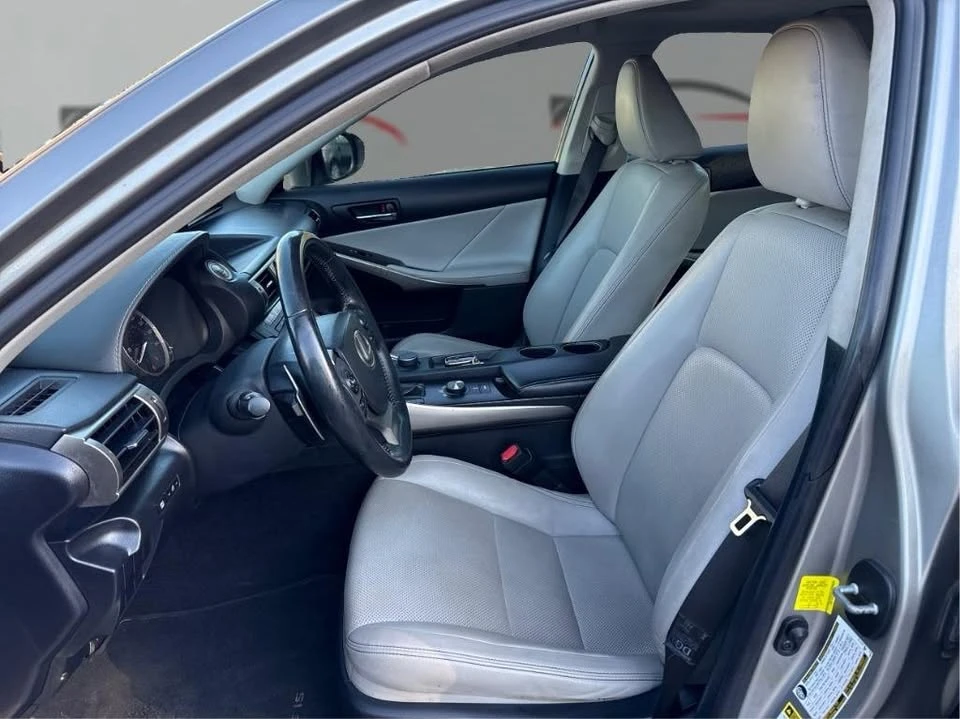 2015 Lexus IS 3rd Gen - Image 18 of 20