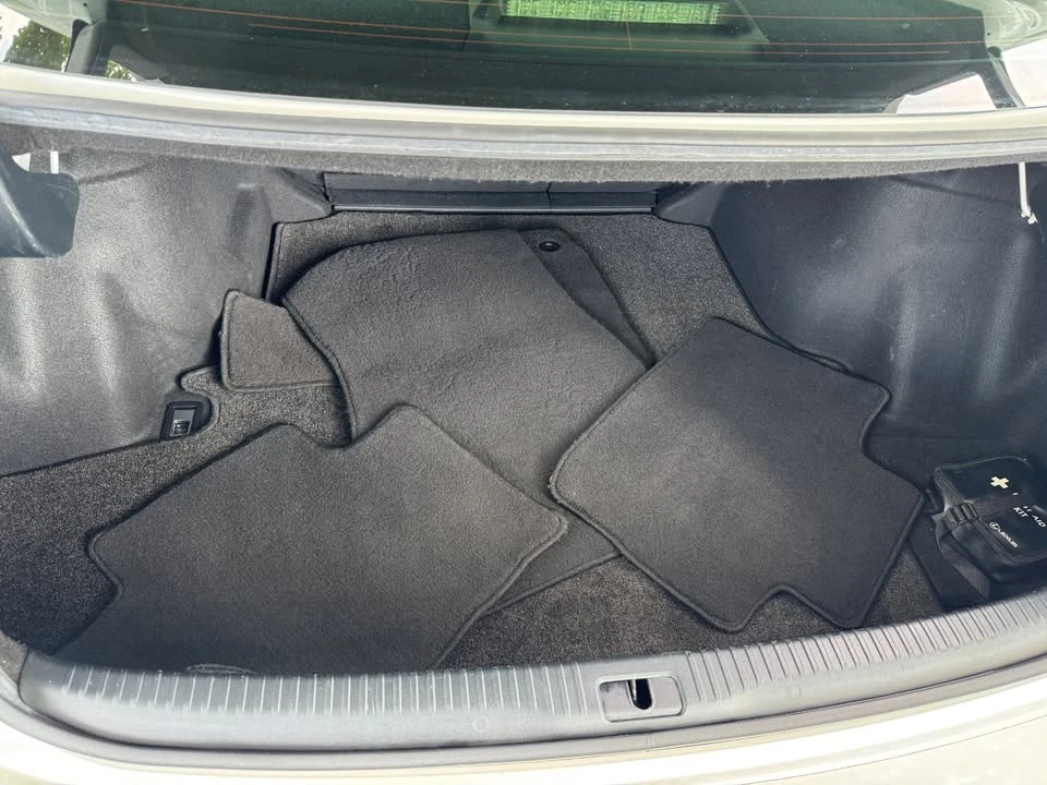 2015 Lexus IS 3rd Gen - Image 11 of 19