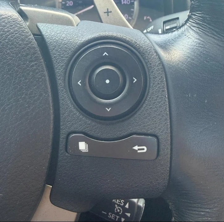 2015 Lexus IS 3rd Gen - Image 18 of 20