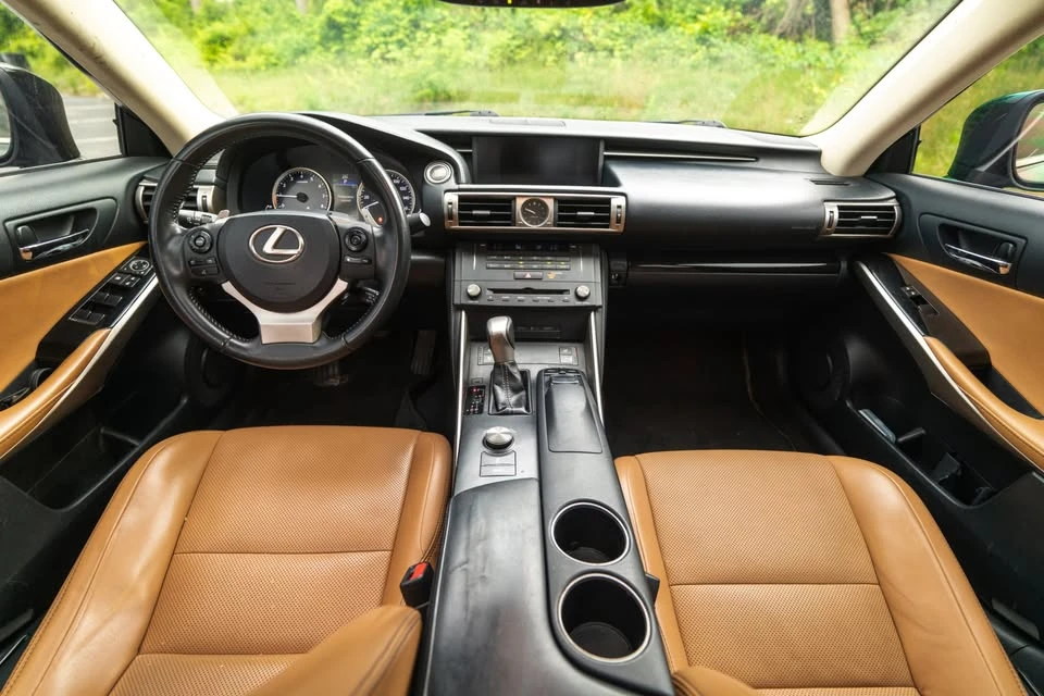 2015 Lexus IS 3rd Gen - Image 4 of 18