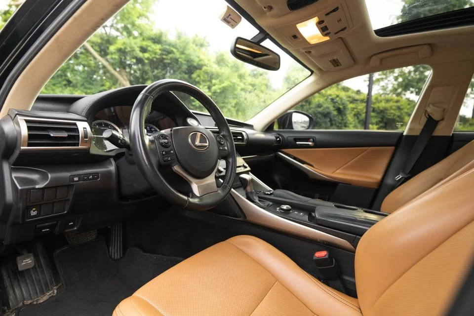 2015 Lexus IS 3rd Gen - Image 9 of 18