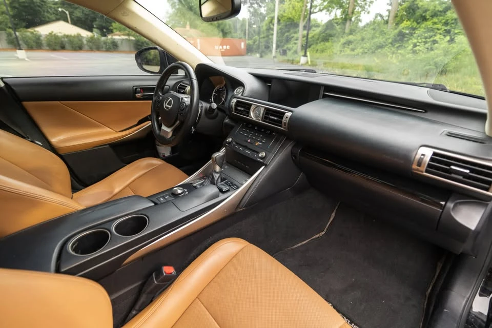 2015 Lexus IS 3rd Gen - Image 16 of 18