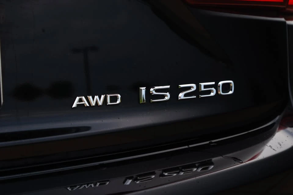2015 Lexus IS 3rd Gen - Image 14 of 18
