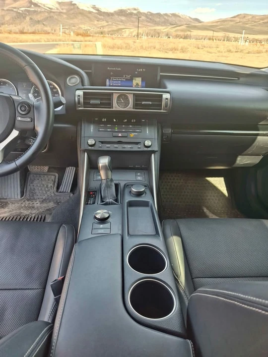 2015 Lexus IS 3rd Gen - Image 5 of 10