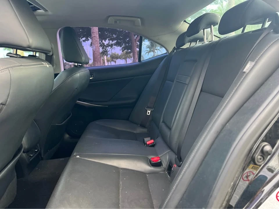 2015 Lexus IS 3rd Gen - Image 8 of 10